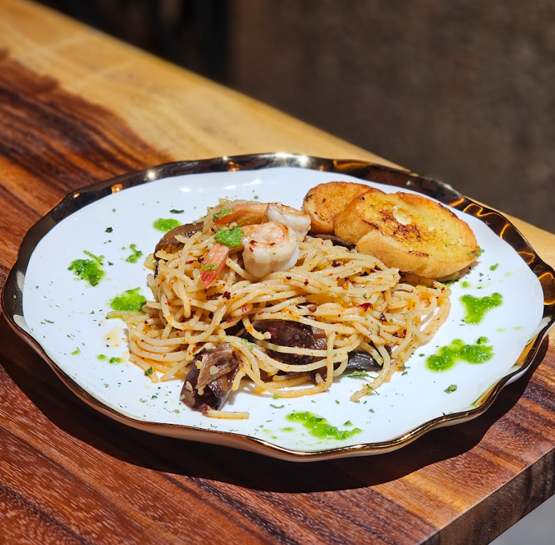 SPAGHETTI AGLIO OLIO